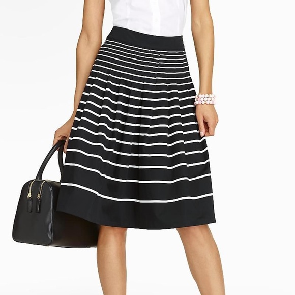 Talbots Black White A-Line Knee-Length Skirt gathered size 8 pinstripe flared - Picture 1 of 10